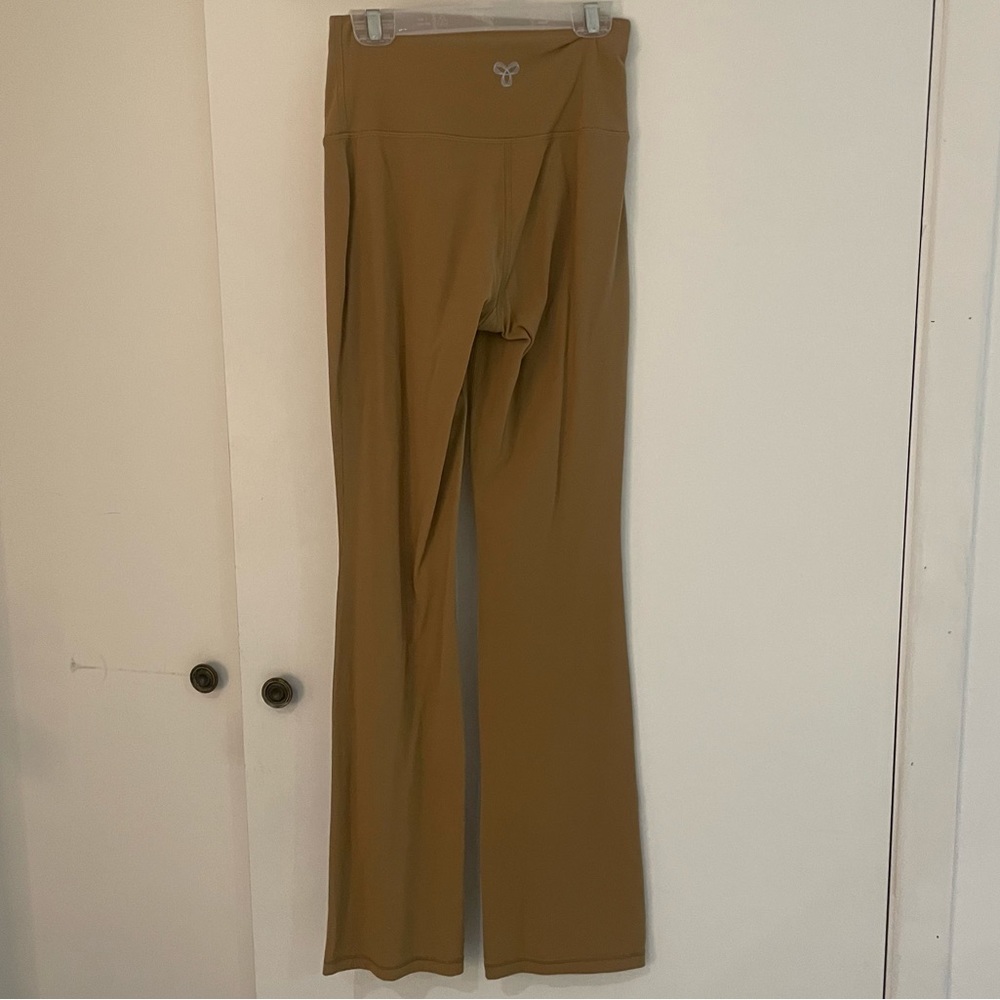 TNA butter flare slit leggings